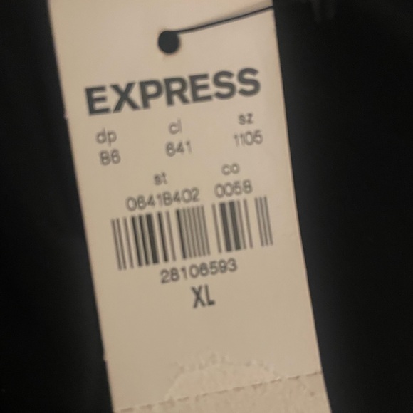 Express Body Contour Compression Silky Square Neck Cropped Cami - Picture 2 of 2